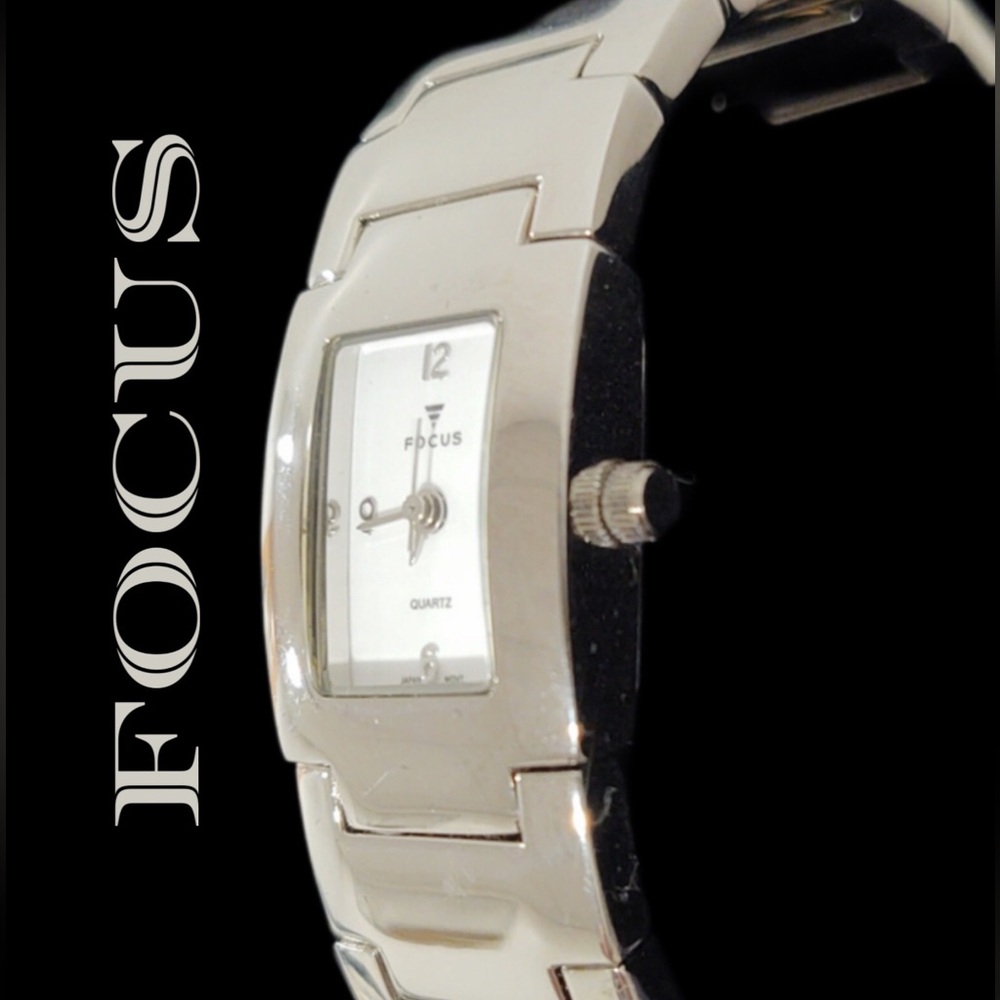 FOCUS Quartz F2117‎ Analog Cuff Bracelet Stainless Steel Watch